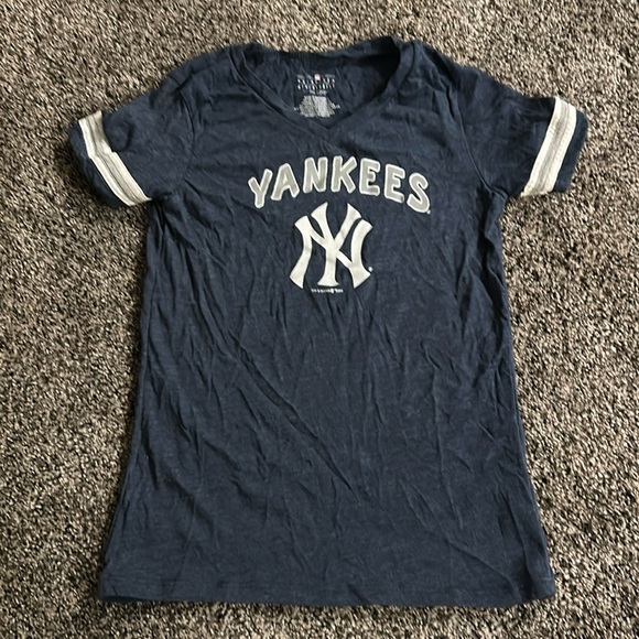 5th & Ocean Other - Girls Large Yankee Shirt